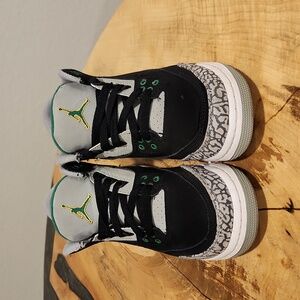Air Jordan 3 Retro GS 'Pine Green' Youth's Sneakers - Size 5Y